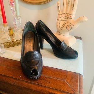 Black Tahari Heels